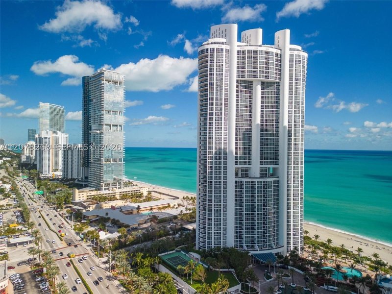 Condo for sale at Trump Royale 5009