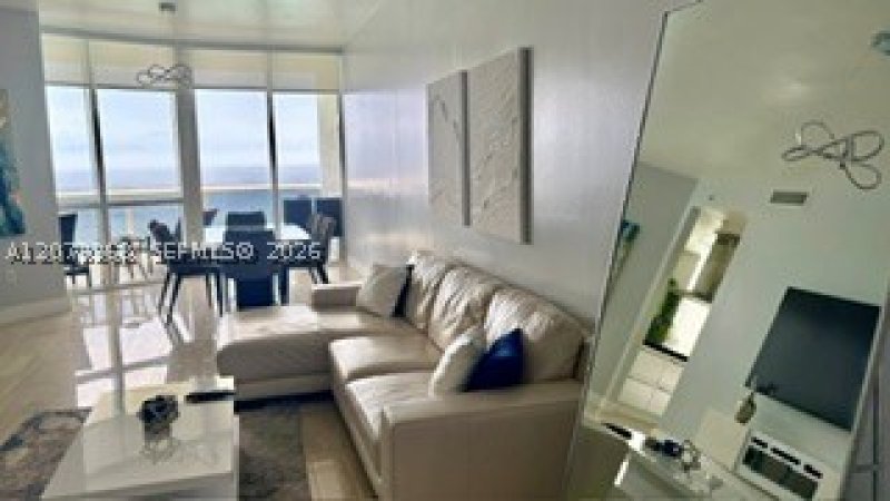 Condo for sale at Trump Royale 5009