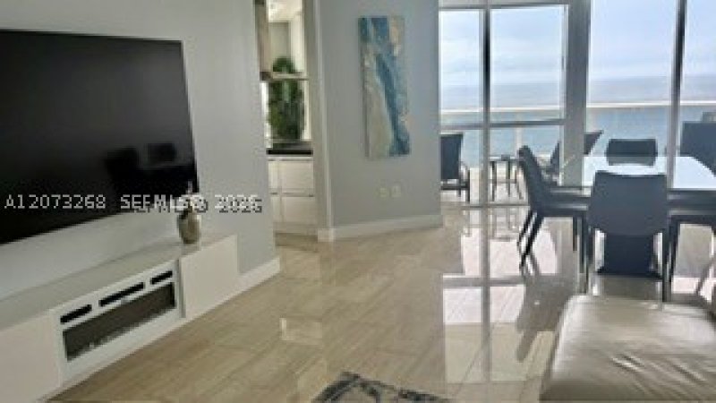 Condo for sale at Trump Royale 5009