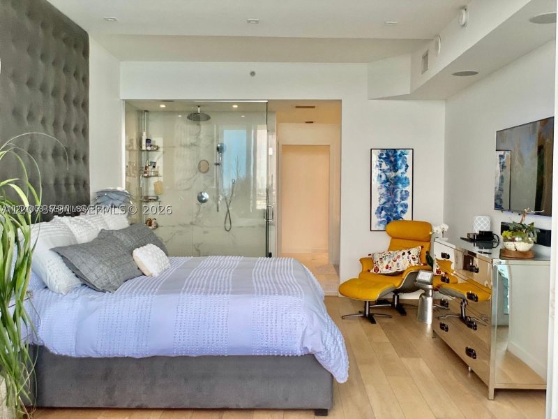 Aluguel de apartamento no Paramount Bay 1606