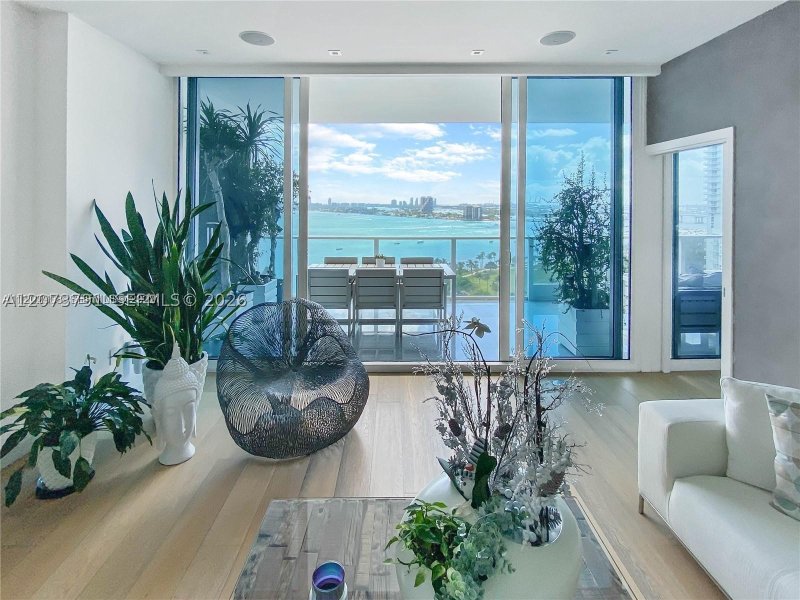 Paramount Bay Apt #1606