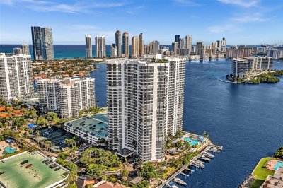 Mystic Pointe 500 Apt #411
