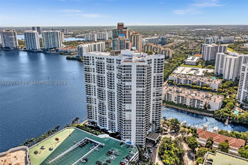 Condo for sale at Mystic Pointe 500 411