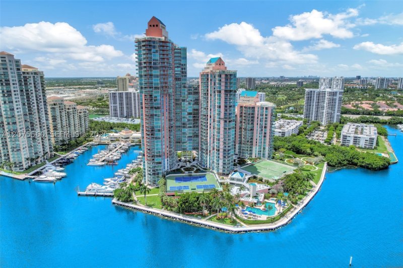 Comprar apartamento no Hidden Bay 815