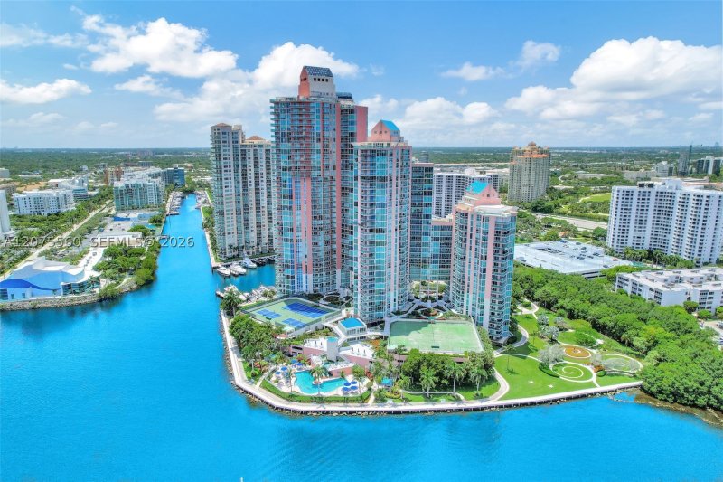 Comprar apartamento no Hidden Bay 815