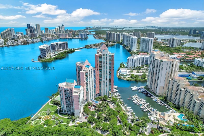 Comprar apartamento no Hidden Bay 815