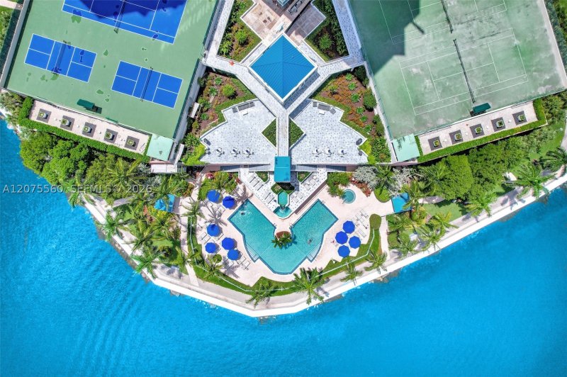 Comprar apartamento no Hidden Bay 815