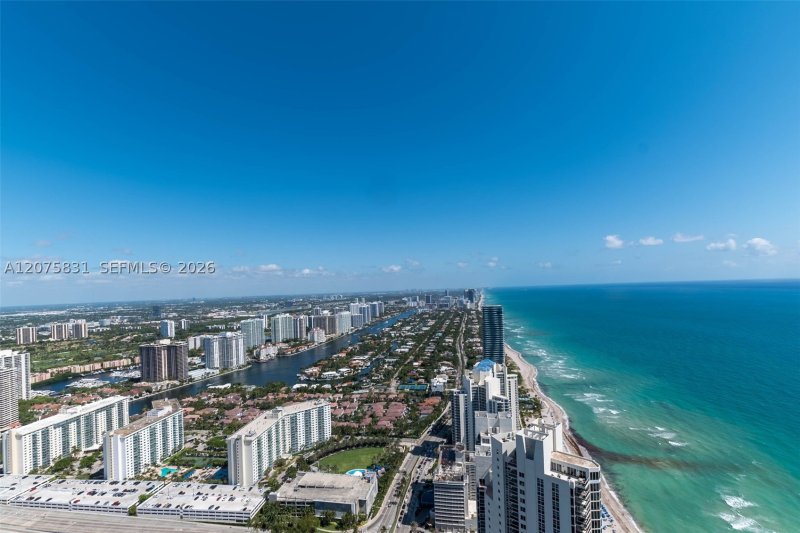 Aluguel de apartamento no Residences by Armani / Casa 5403