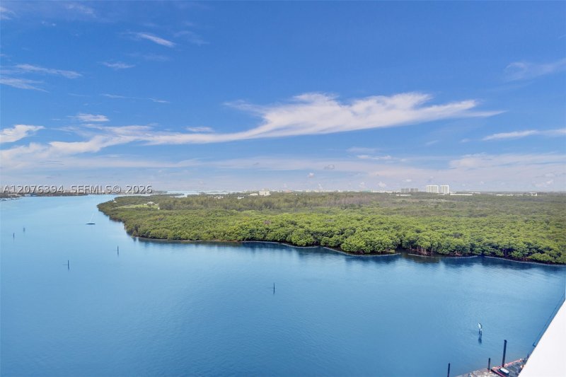 Condo for sale at Arlen House 1924