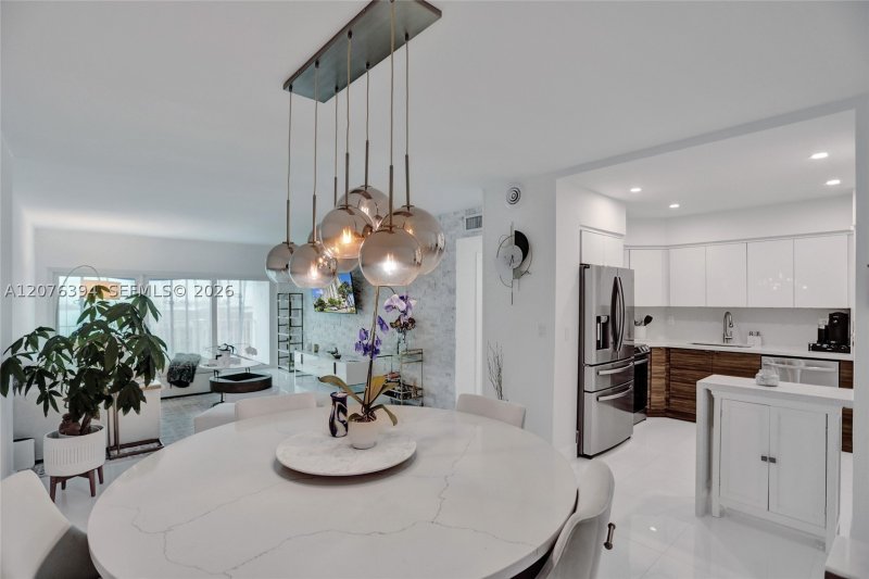 Condo for sale at Arlen House 1924