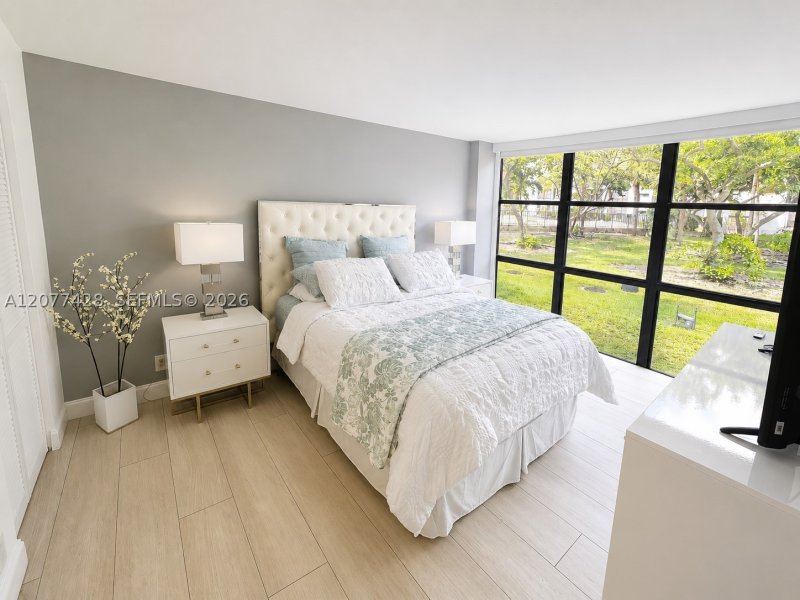 Aluguel de apartamento no Plaza of the Americas 108