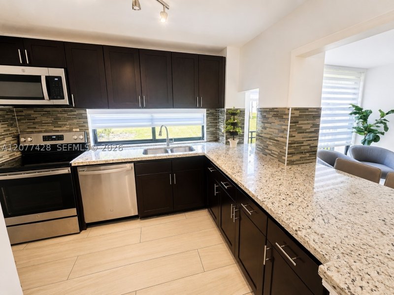 Aluguel de apartamento no Plaza of the Americas 108