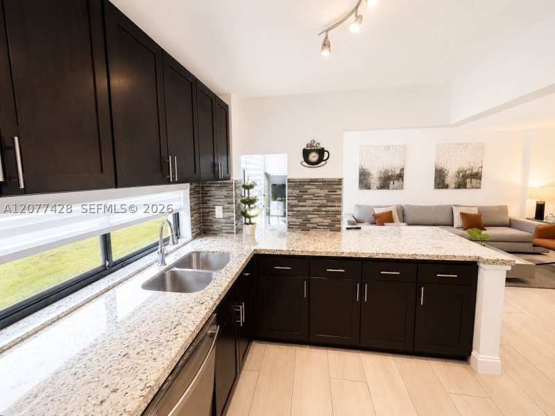 Aluguel de apartamento no Plaza of the Americas 108
