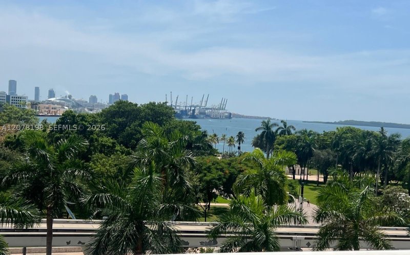 Apartment for rent at 50 Biscayne 606