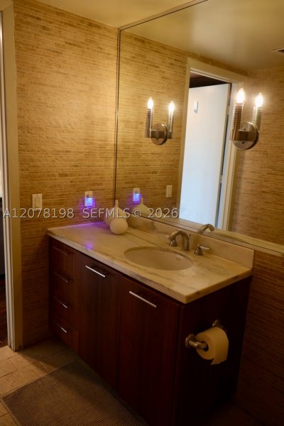 Apartment for rent at 50 Biscayne 606