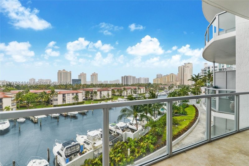 Comprar apartamento en Uptown Marina Lofts 505