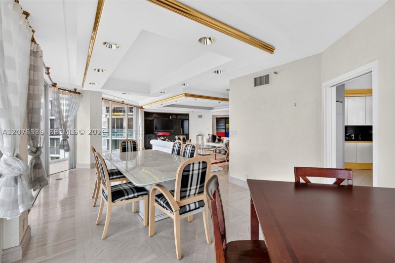 Comprar apartamento en Turnberry Isle 22A