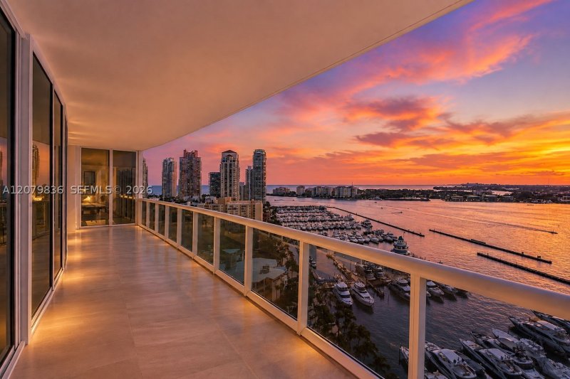 Murano Grande Apt #1804