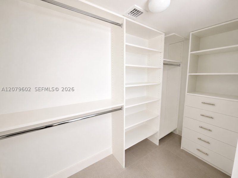Aluguel de apartamento no Peloro 418