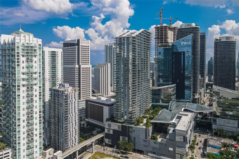 Condo for sale at MyBrickell Condo 707