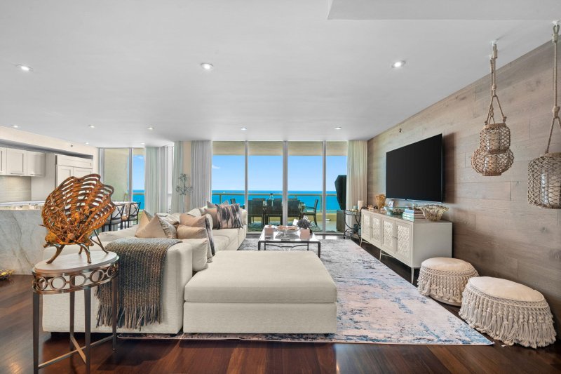 Comprar apartamento en Las Olas Beach Club 2303