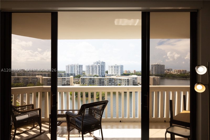 Comprar apartamento en 1000 Williams Island 1010