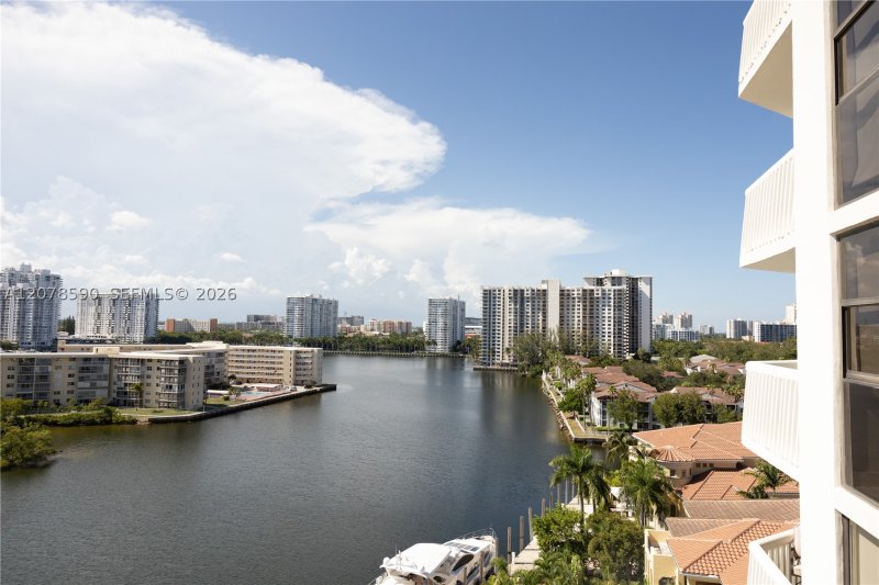 Comprar apartamento en 1000 Williams Island 1010