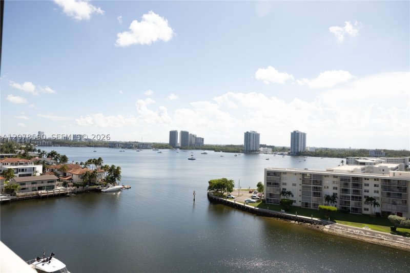 Comprar apartamento en 1000 Williams Island 1010