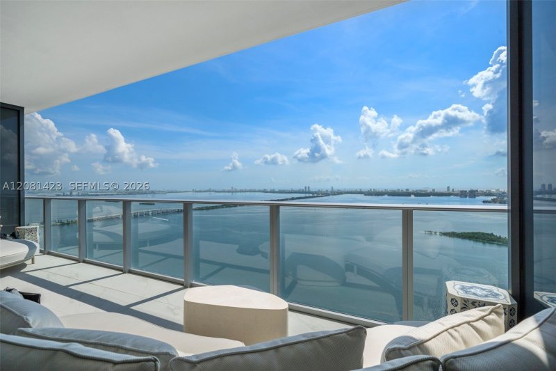 Aluguel de apartamento no Aria Reserve Miami 4404
