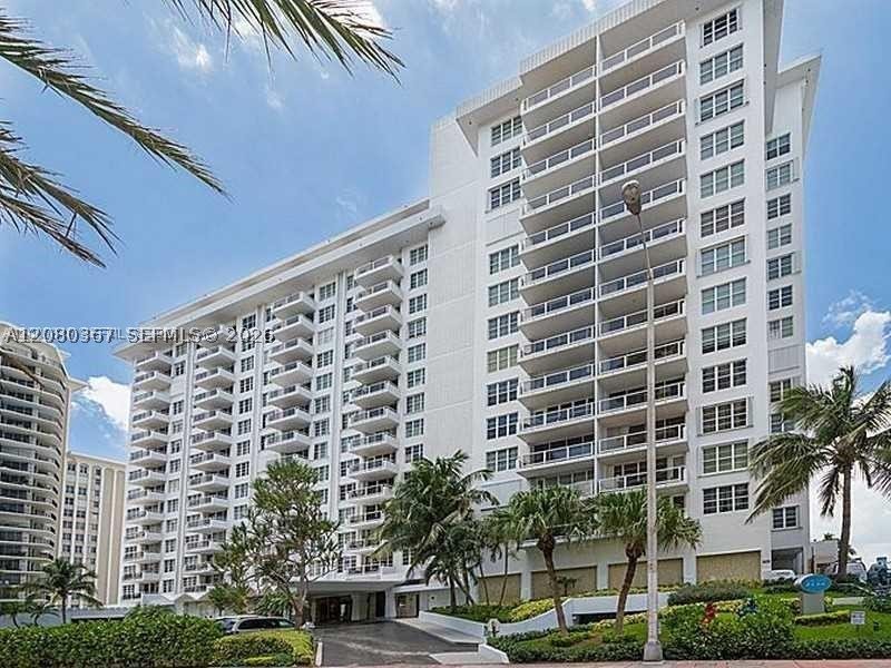 Seacoast 5700 Apt #8M