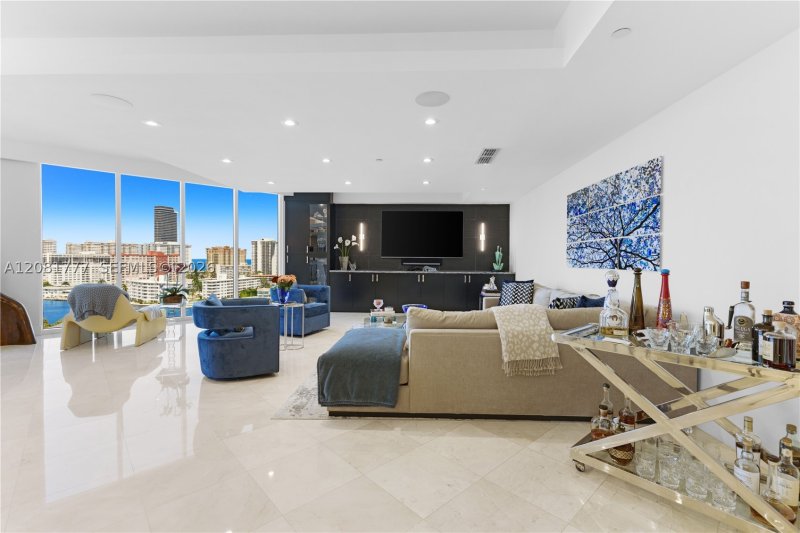 Comprar apartamento en Atlantic One at The Point 1404