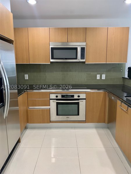 Apartment for rent at Avenue on Brickell 1060 Tower 1713