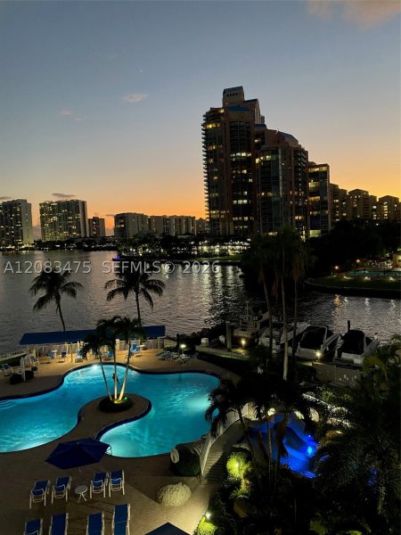 Comprar apartamento en Mystic Pointe 500 3003