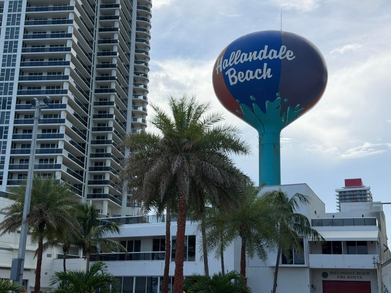 Condo for sale at Beachwalk T3210