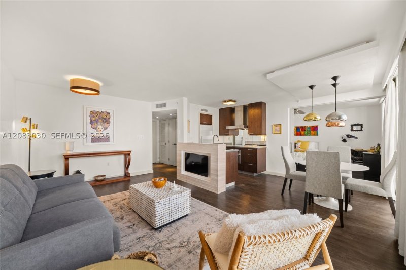 West Bay Plaza Apt #806