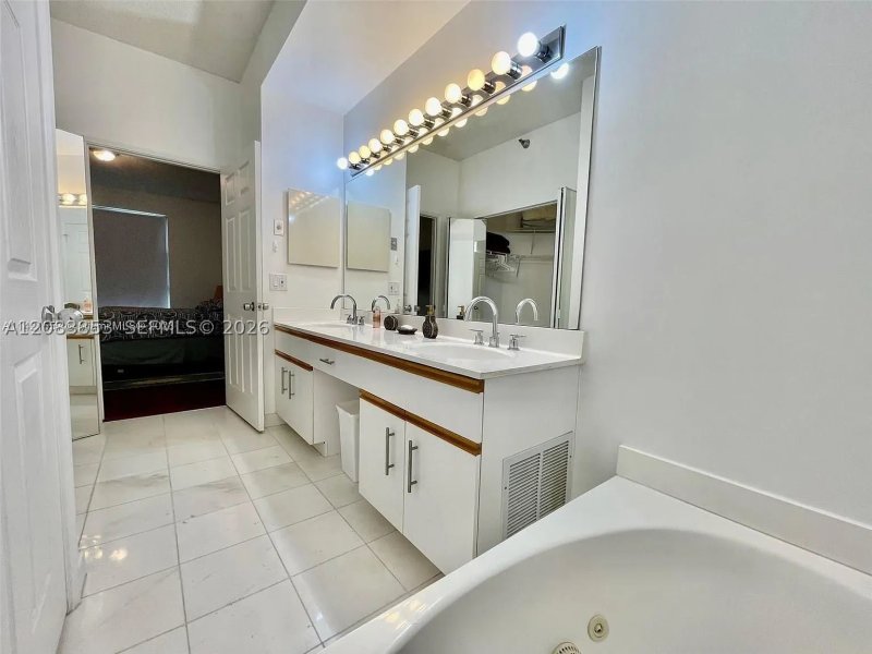 Comprar apartamento en Mystic Pointe 600 PH7