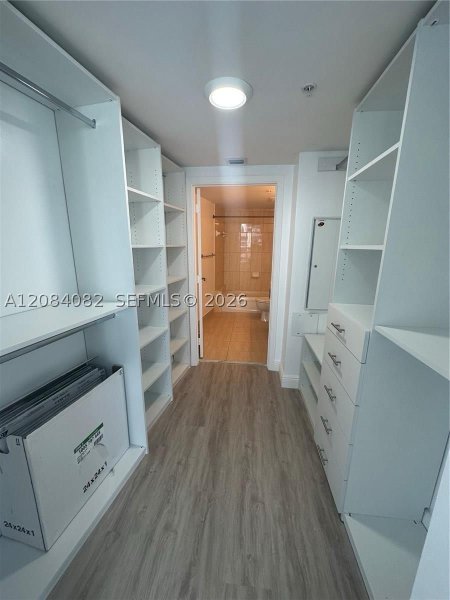 Aluguel de apartamento no Opera Tower 3402