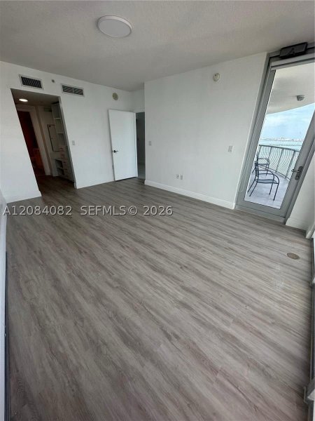 Aluguel de apartamento no Opera Tower 3402