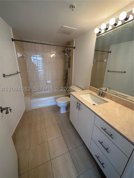 Aluguel de apartamento no Opera Tower 3402