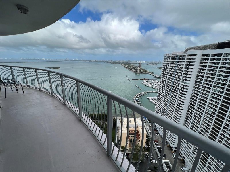 Aluguel de apartamento no Opera Tower 3402