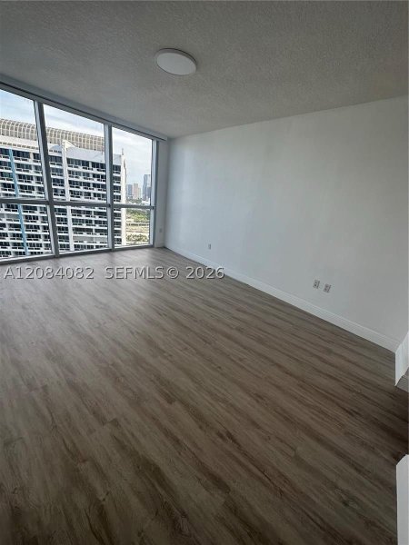 Aluguel de apartamento no Opera Tower 3402