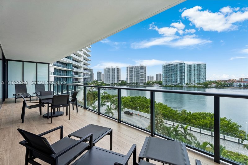 Condo for sale at Prive 607