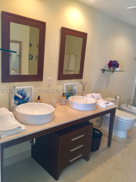 Apartment for rent at Icon Brickell Tower II 3410