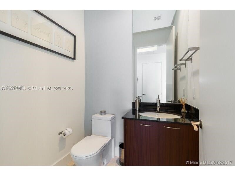 Condo for sale at Trump Tower Three 3504