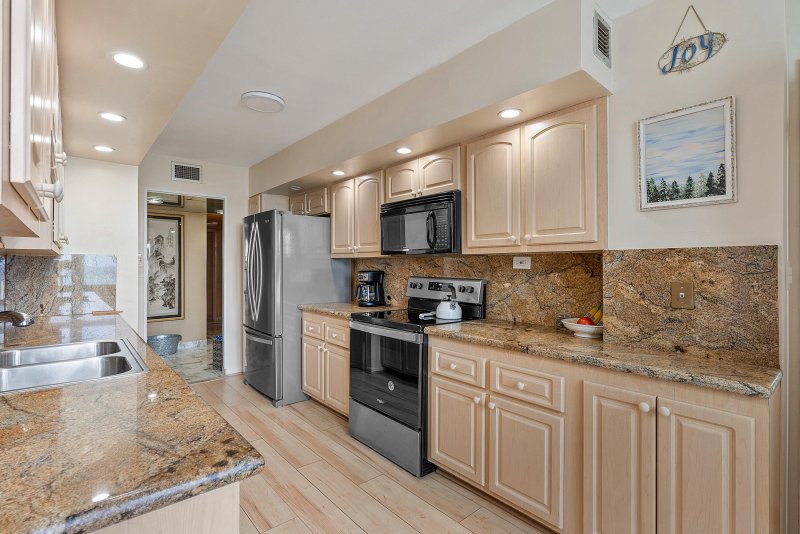 Condo for sale at Aquarius Towers 504n