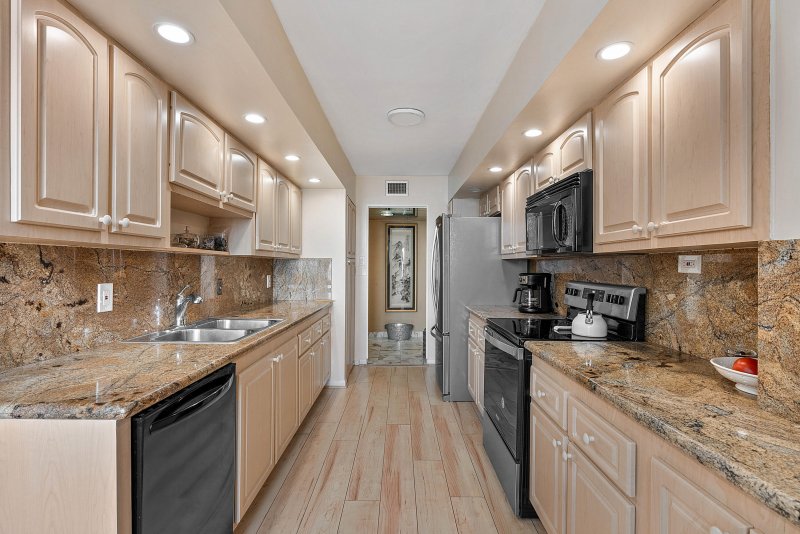 Condo for sale at Aquarius Towers 504n