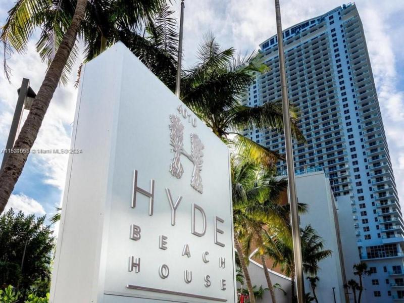 Hyde Beach House Apt #R707