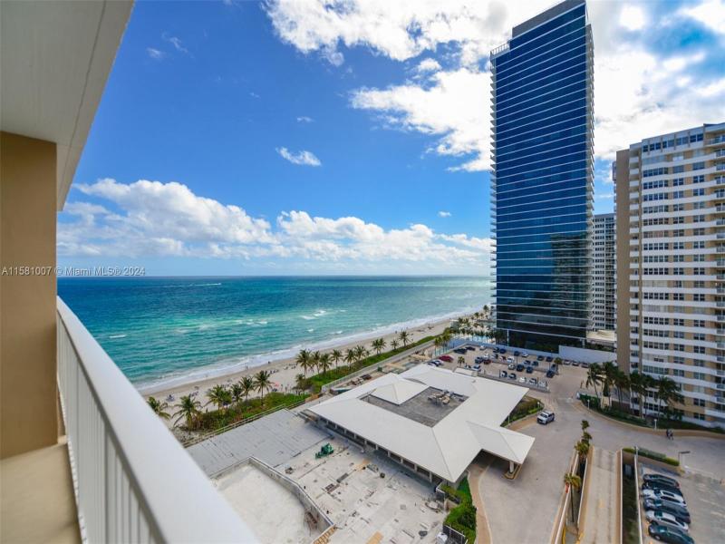 Condo for sale at The Hemispheres 21G