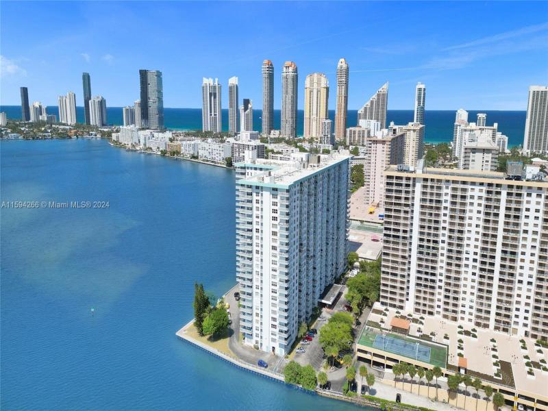 Comprar apartamento en Winston Towers 1701