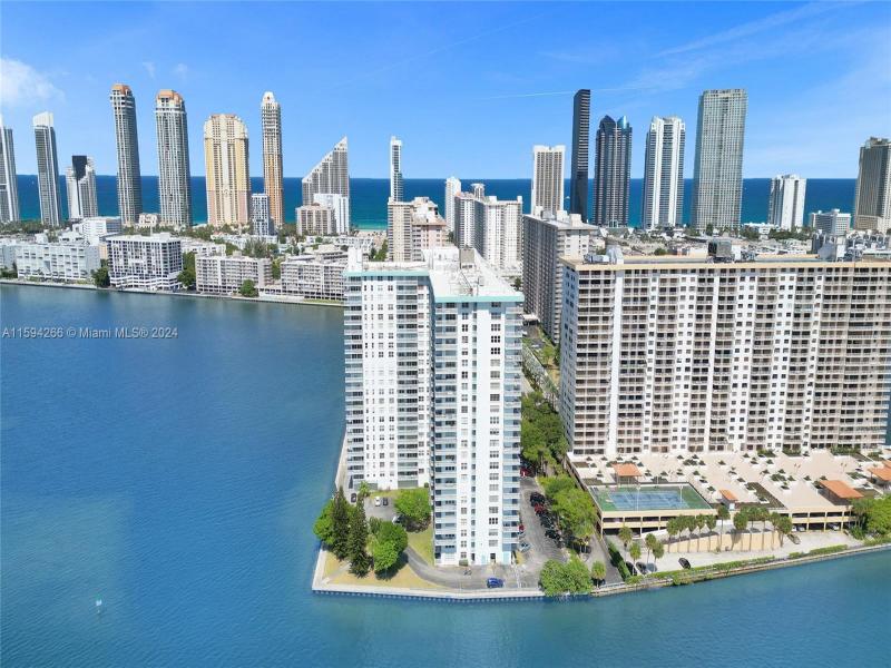 Comprar apartamento en Winston Towers 1701